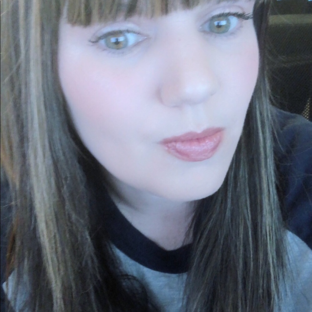 Meet your Posher, Julie